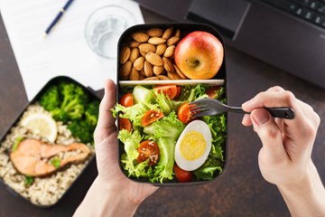 5 easy and healthy lunch ideas for SBMs- 2 healthy lunches at desk